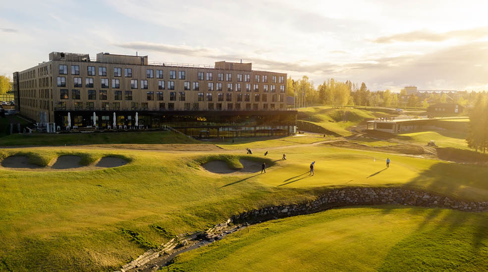 facade-golf-court-lily-country-club