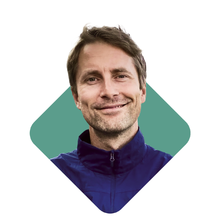 Niels Nagelhus Schia justert